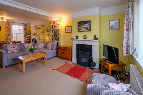 4 Old Homes – Photos 5