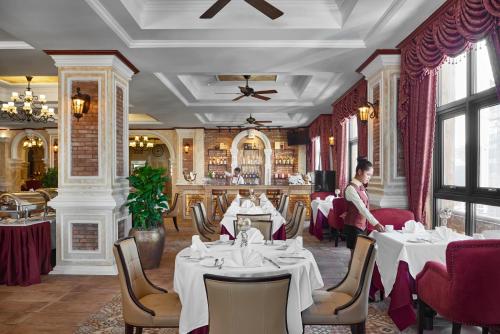Restoranas ar kita vieta pavalgyti apgyvendinimo įstaigoje Anik Palace Hotel