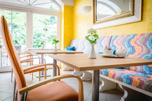 Gallery image of Das Moser - Hotel Garni am See (Adults Only) in Egg am Faaker See