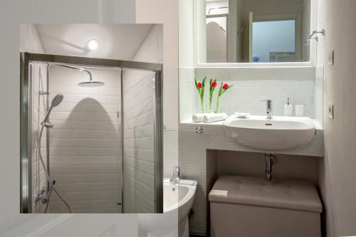 A bathroom at SECRET GARDEN - Amazing Loft in The Imperial Rome