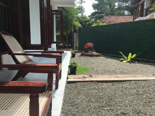 Jardín al aire libre en Anthony Guesthouse