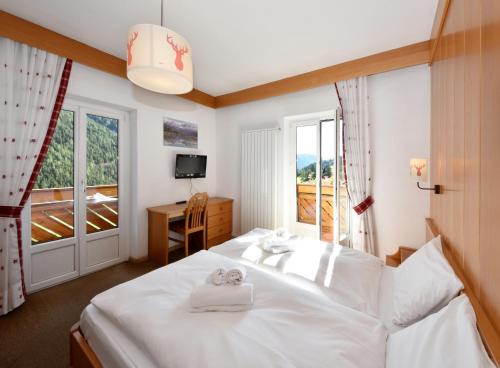 Gallery image of Al Piccolo Hotel in Vigo di Fassa