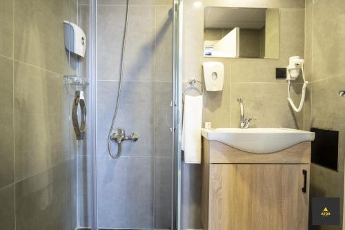 Kylpyhuone majoituspaikassa Atos Otel