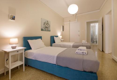 Central apartment on pedestrian street by GHH