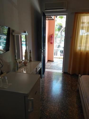 Gambar di galeri bagi Rooms Apostolis di Patitiri