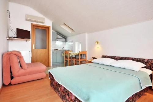 Fotografie z fotogalerie ubytování Apartments Toma-200m from beach v Omiši