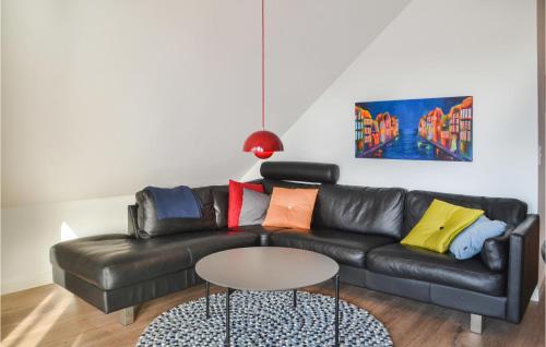 Posezení v ubytování Gorgeous Apartment In Vejers Strand