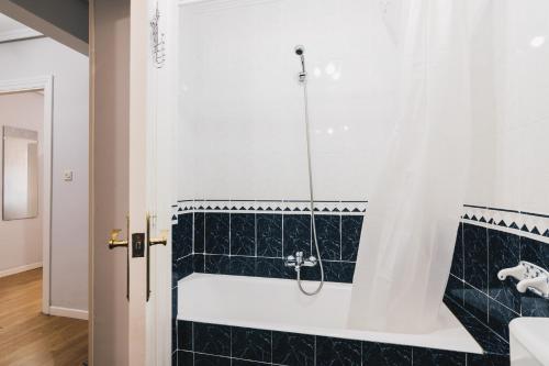 Mizar Apartment by People Rentals
