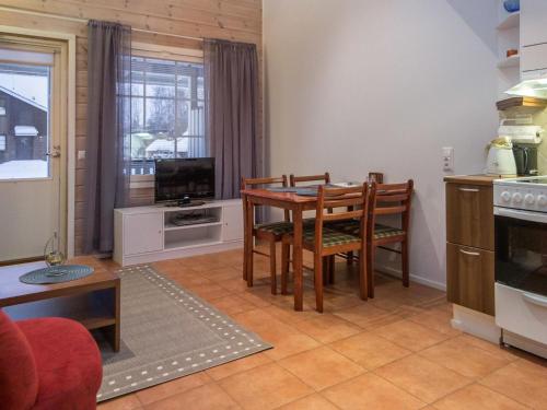 Kuchyň nebo kuchyňský kout v ubytování Holiday Home Karitahko a 2 by Interhome