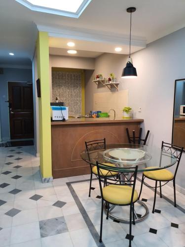 Dapur atau dapur kecil di VA Homestay Penang,Bayu Emas 2 rooms Apartment,Batu Ferringhi