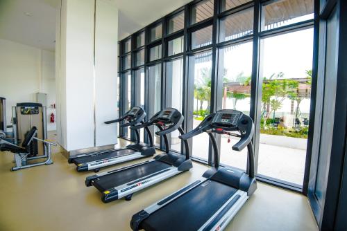 The fitness centre and/or fitness facilities at Stay @ Almas Puteri Harbour
