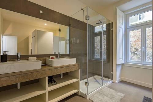 MyPlaceLisbon - Luxury Trindade II tesisinde bir banyo