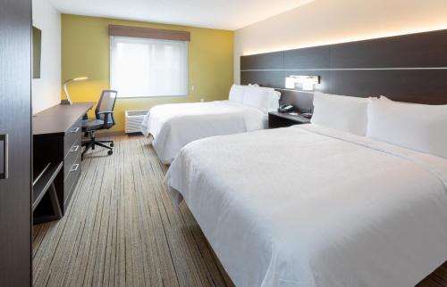 Katil atau katil-katil dalam bilik di Holiday Inn Express Hotel & Suites Minneapolis-Downtown Convention Center by IHG