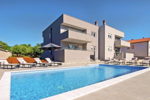 Villa Grande T&D