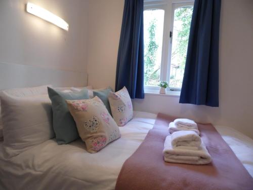 Cama o camas de una habitación en Seaside Bungalow