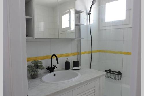 Ένα μπάνιο στο Apartamento Son Parc Menorca