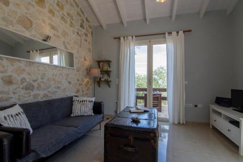 Gallery image of Villa Elaia Suites & Apartments No.6 in Gaios