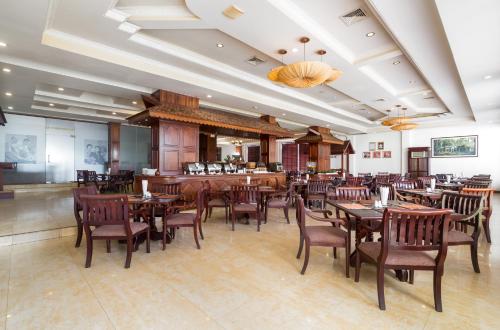 Ресторан / й інші заклади харчування у Kingdom Angkor Hotel