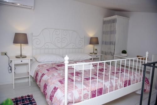 Postel nebo postele na pokoji v ubytování Medici chapels apartment, near the Duomo!!