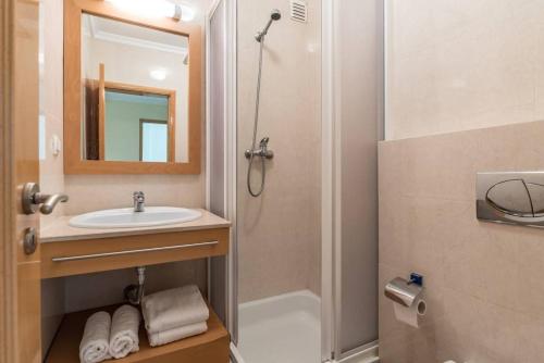 Koupelna v ubytování Deluxe Oceano Azul Apartment