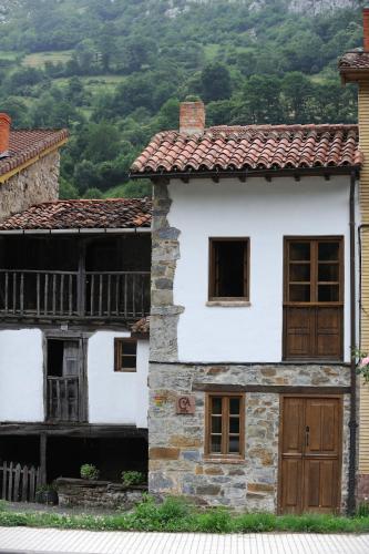 Casa de Aldea CASA MON, Levinco – Updated 2021 Prices