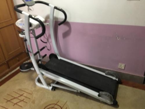 Gimnasio o instalaciones de fitness de BnB Royal Tourist House
