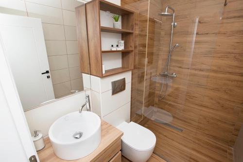 Gallery image of Vacanza, Sea view in Kotor