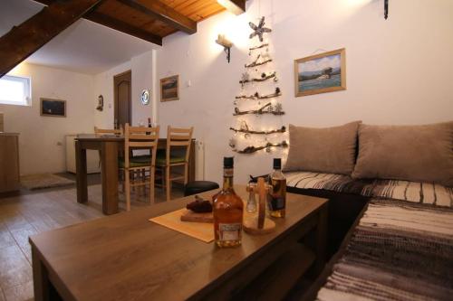 Minuman di Vila Grand Mitrovac