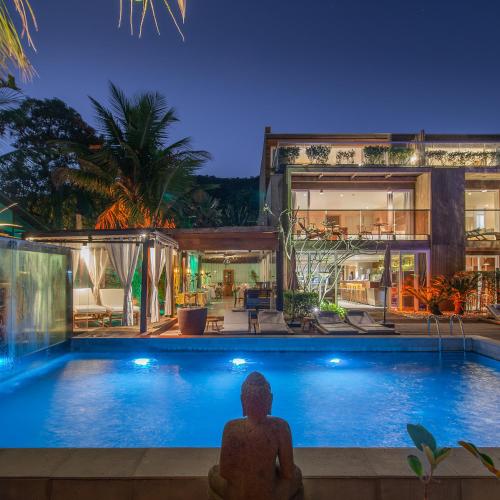 Kolam renang di atau dekat dengan Hotel Spa Nau Royal