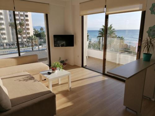 Zona de estar de Apartamento privado en Hotel Sol Aloha