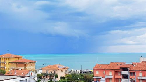 Gallery image of Marotta, 50 mt dal mare con aria condizionata, 2 camere, 6 letti in Marotta