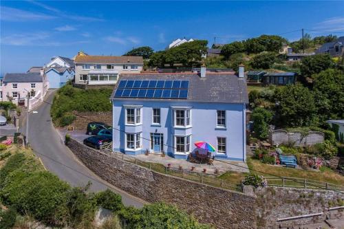 Imagen de la galería de Pendyffryn Manor Bed & Breakfast, en Little Haven