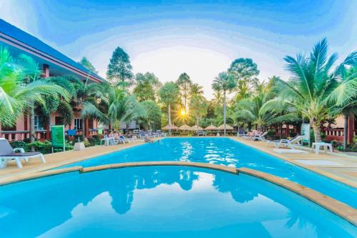 Bazén v ubytování Peaceful Resort , Long Beach - Koh Lanta nebo v jeho okolí