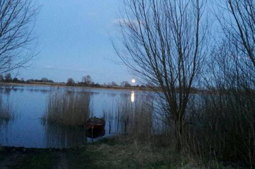 Gallery image of Entspannen im Dorf am See in Zahren