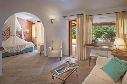 Gallery image of Hotel Capo d'Orso Thalasso & SPA in Palau