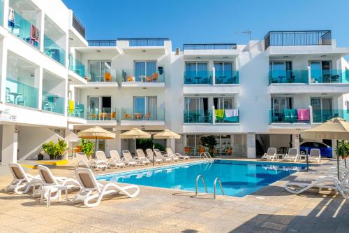 Πισίνα στο ή κοντά στο A.Maos Hotel Apartments 