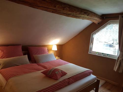 Säng eller sängar i ett rum på super gemütlich - DasPaterhaus