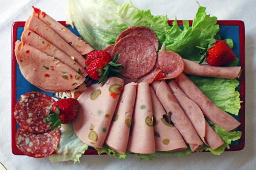 Đồ ăn tại/gần nhà khách