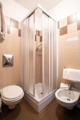 Un baño de Albergo Conca Verde