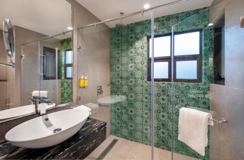 Un baño de Bloom Boutique l GK-1