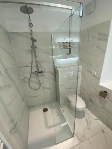 Koupelna v ubytování Le Standing - Au Coeur d'Agen - Self Checkin - Wifi - Netflix - Smart TV - Luqs fr