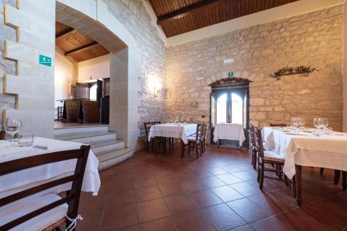 Restoran atau tempat makan lain di Relais Torre Marabino