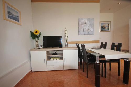 Family Apartment Mirela Borik