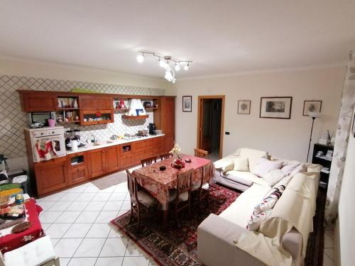 A kitchen or kitchenette at B&B Eracle