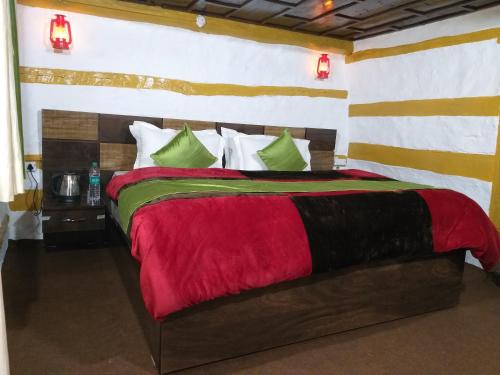 Кровать или кровати в номере Mountain Village Stay - Dharali Heights Harsil