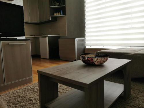 Una cocina o cocineta en Apartman 33 Kraljevi Čardaci
