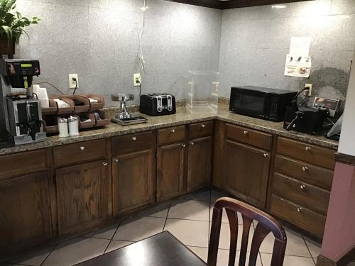 Kuchyň nebo kuchyňský kout v ubytování Scottish Inns