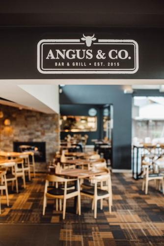 Un restaurant u otro lugar para comer en Mercure Barossa Valley