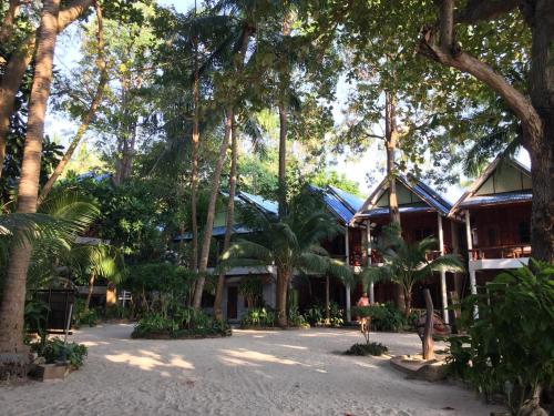 Gallery image of Big Fish Resort Koh Tao in Koh Tao
