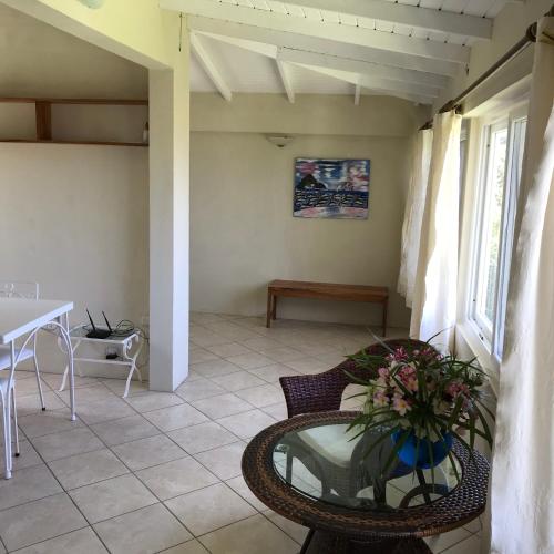 Prostor za sedenje u objektu Romantic Cottage
